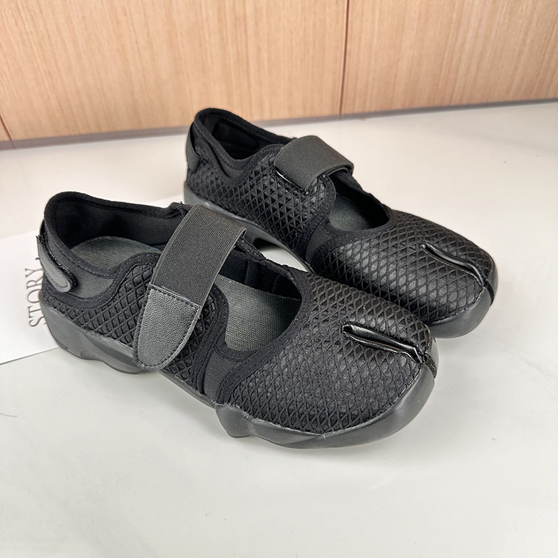 Tabi Sepatu Gesper Sabuk Fashi - Women'S Fashion Velcro Sneakers ulasan dan harga